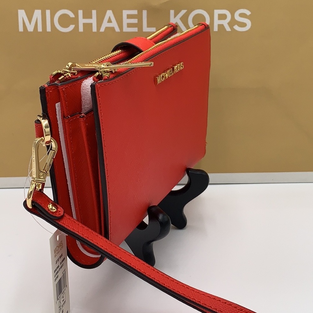MICHAEL KORS LARGE DOUBLE ZIP WRISTLET WALLET DARK SANGRIA COLOR - Picture 4 of 12